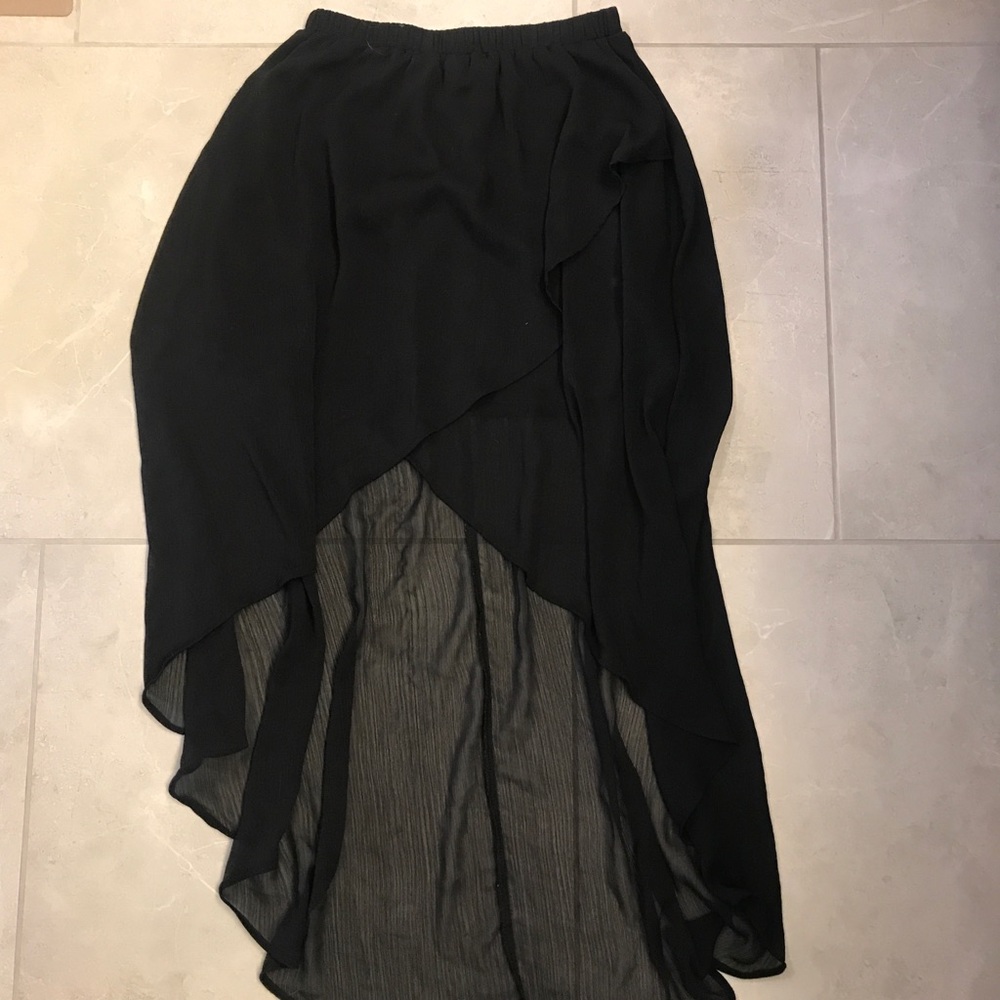 Black high low skirt